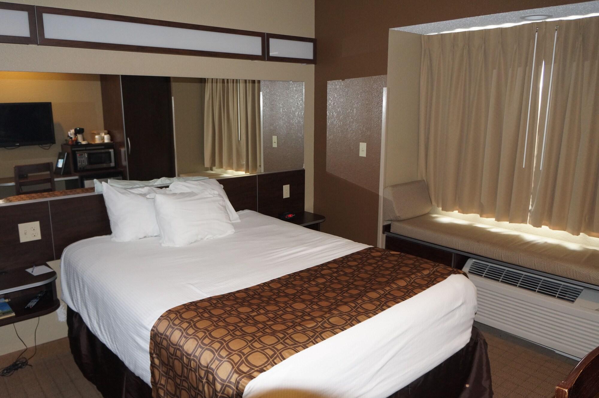 Microtel Inn & Suites By Wyndham Cambridge Exterior foto